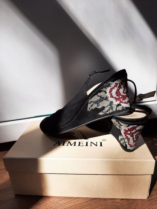 замшевые босоножки