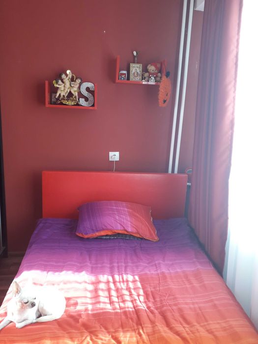 Мебели - гардероб, спалня със матрак и скриин