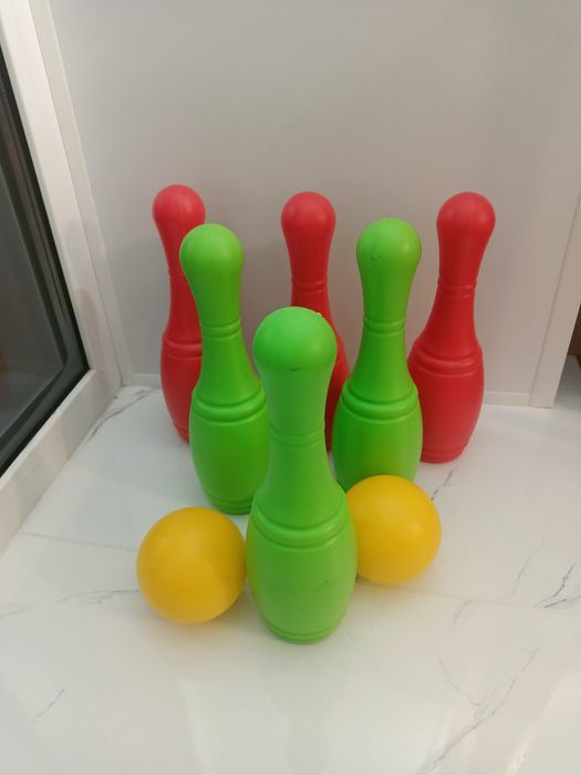 Детский боулинг, кегли