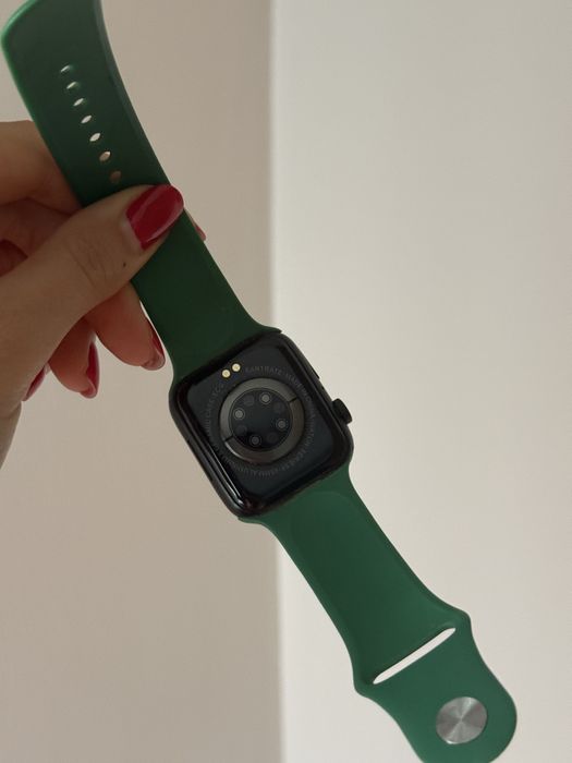 Ceas smartwatch