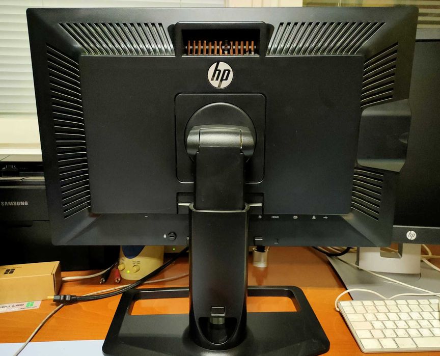 Монитори 24 инча HP ZR2440w