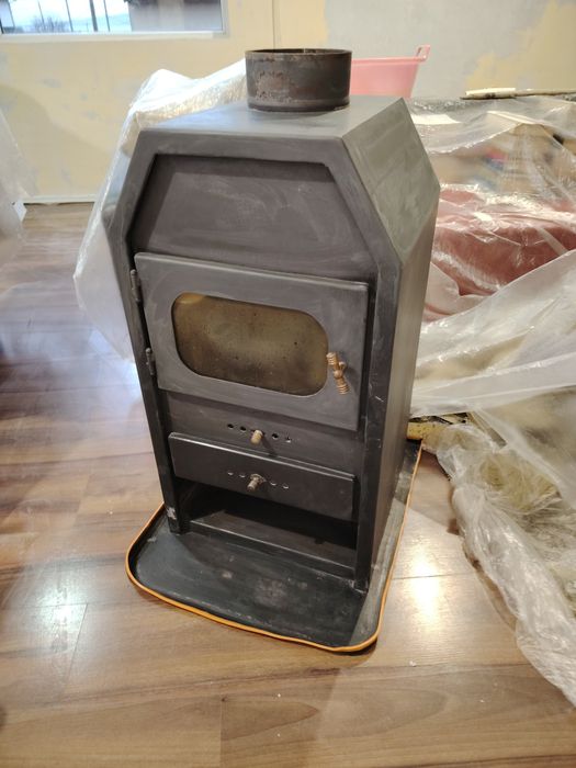 Печка/камина на дърва