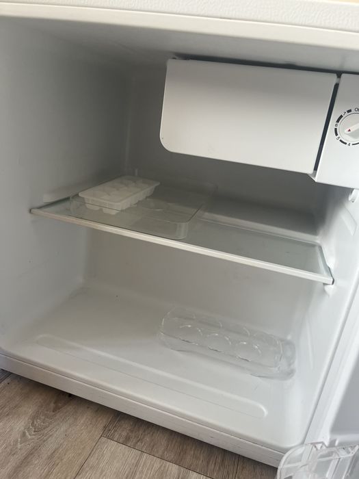 Холлдильник almacom