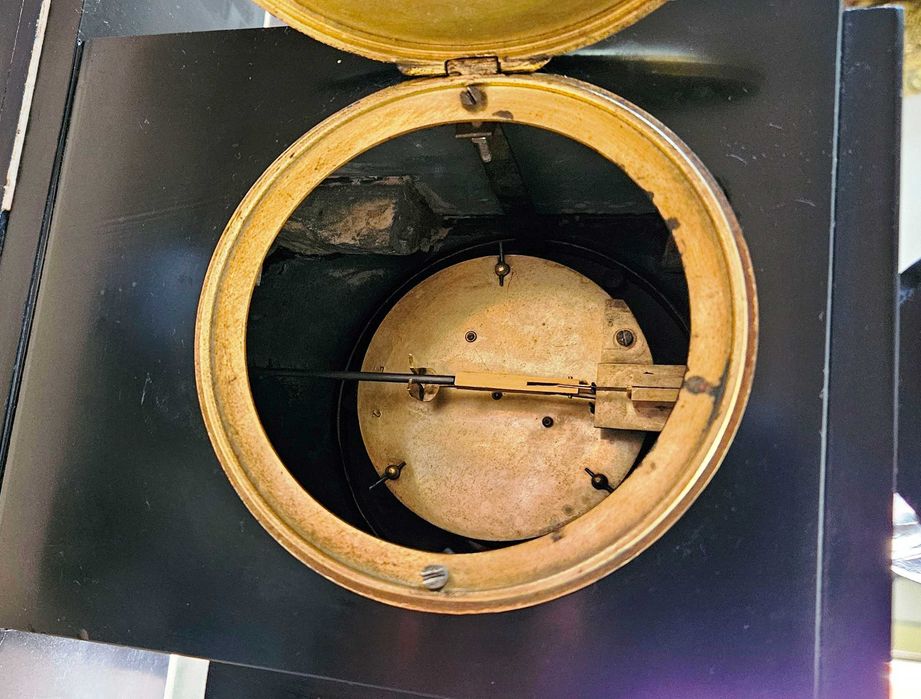 Ceas de semineu cu pendul, 3 piese, anii 1900