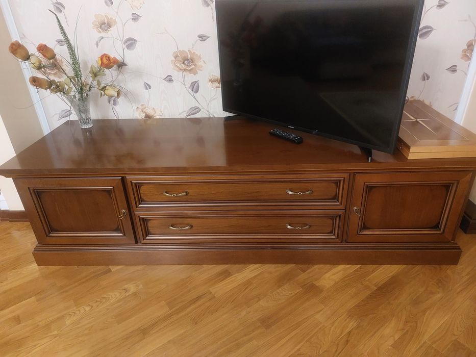 Продам     тумбу