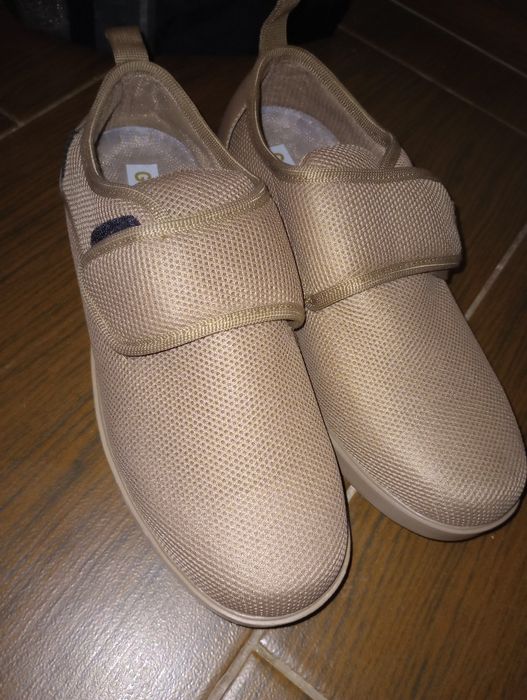 Pantofi gold care