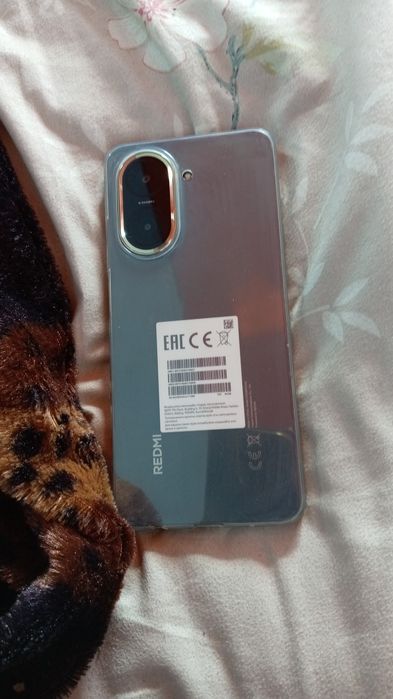 Продам телефон срочно