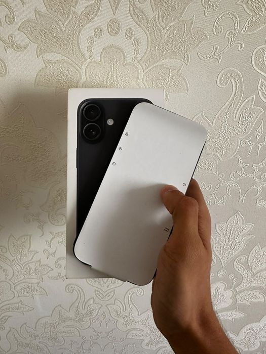 продам iPhone 16