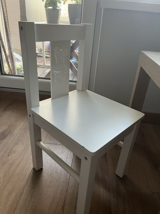 Детска маса и столове