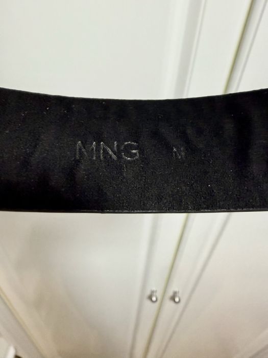 Черный лаковый ремень Mango