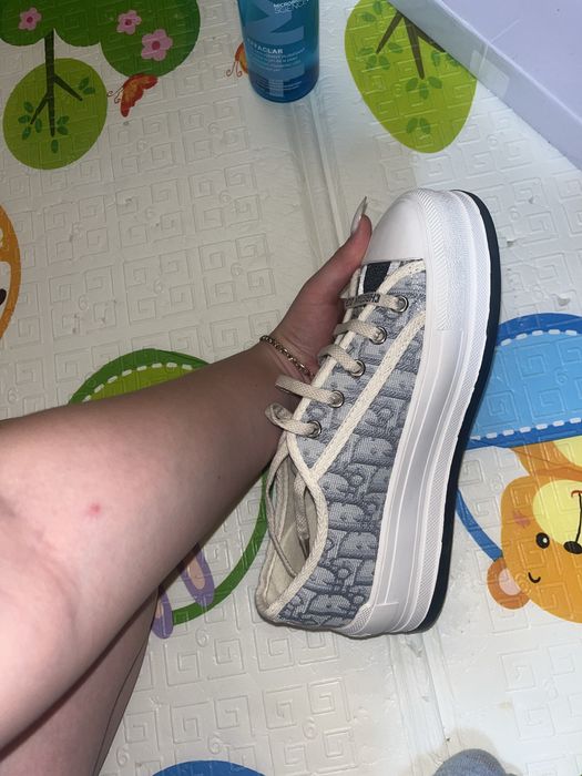 Продам женские новые кеды