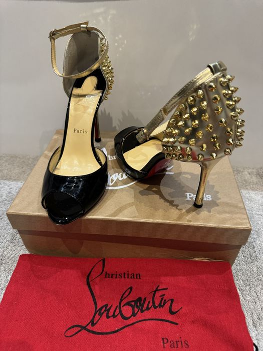 Обувки на ток Christian Louboutin