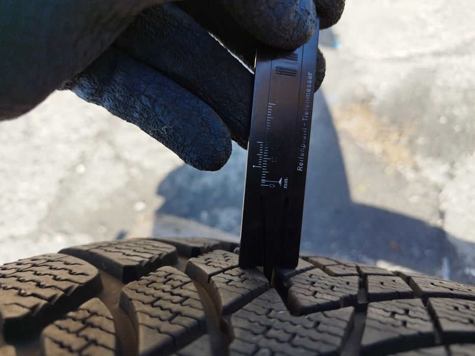 285/30/21 Дънлоп Уинтър Спорт 2016г 6,5мм Единичка AO Audi