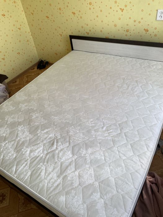 Кровать в хорошем качестве + матрас