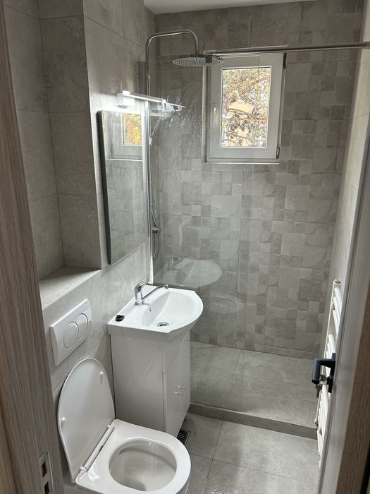 Inchiriez apartament