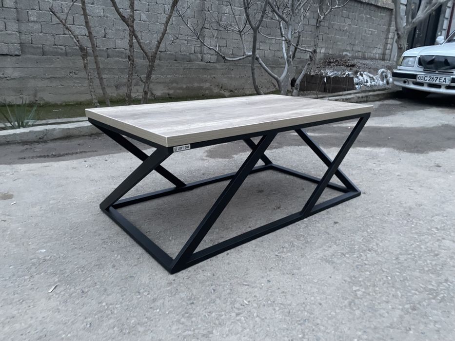 Журнальный стол в стиле лофт