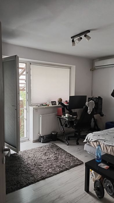 Vând apartament cu 3 camere