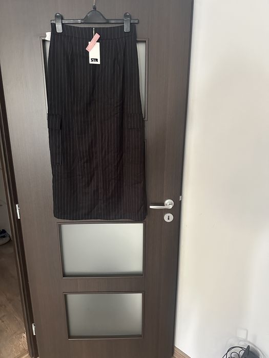 Fusta Stradivarius mărimea 34, noua cu eticheta