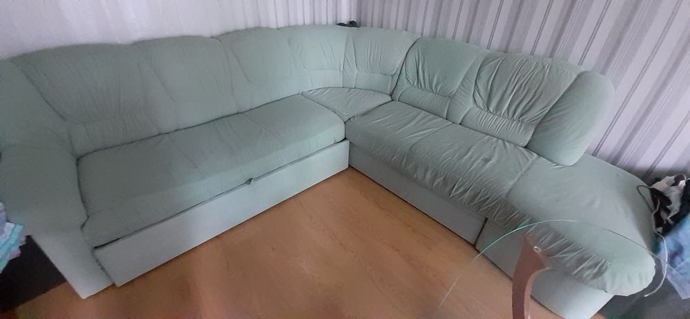 Ъглов диван за хол