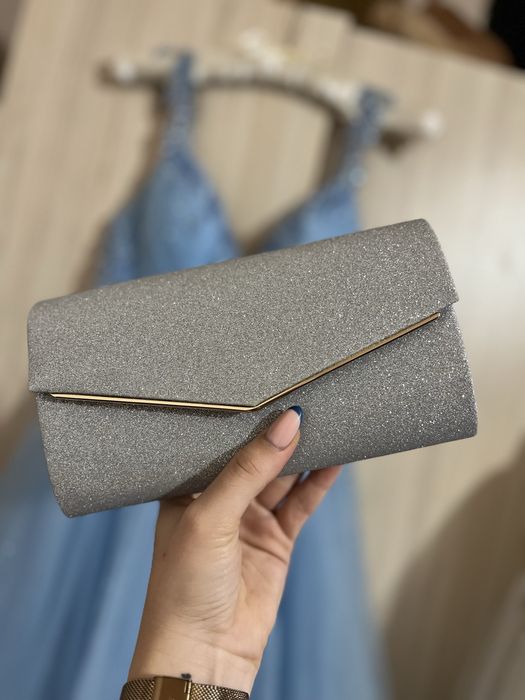 Синя бална рокля