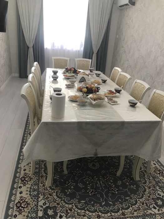 Продается стол со стульями
