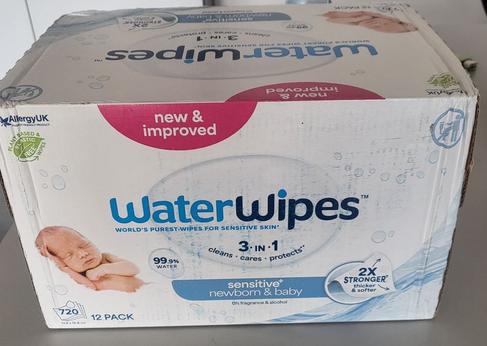 Кашон WaterWipes Sensitive 3в1 Бебешки мокри кърпички (12 пакета х 60 бр. / Общо 720 бр.)