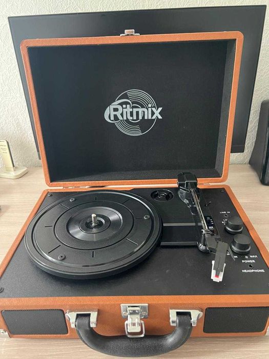 Виниловый проигрыватель Ritmix LP-160B