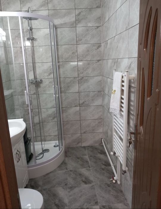 Inchiriez garsoniera