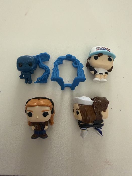 Stranger things kinder joy