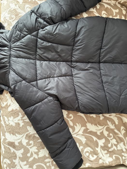 Продам детскую утепленную куртку