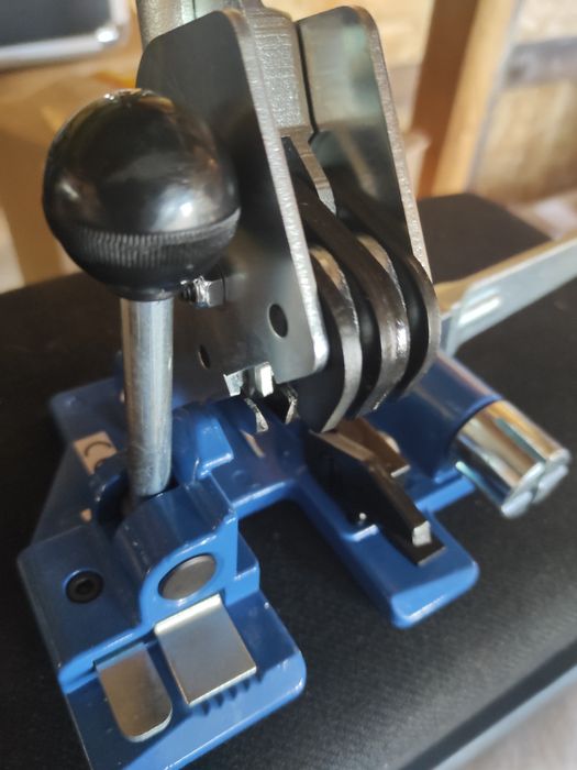 Dispozitiv de legat cu banda PP