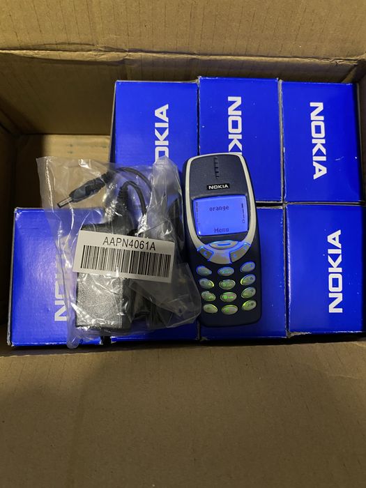 Nokia 3310 nou in cutie