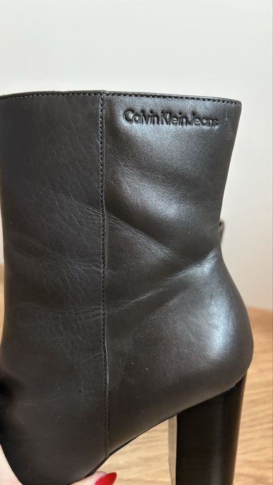 НОВИ боти Calvin Klein Brynn шоколадови