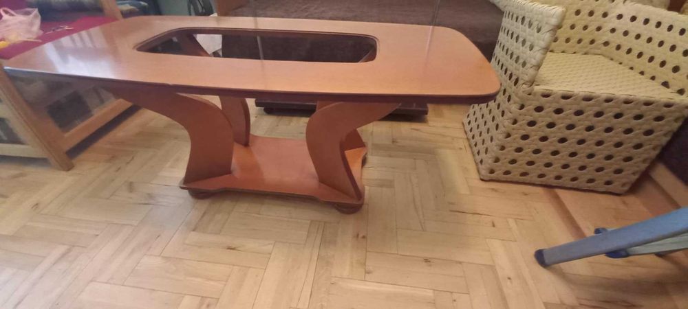 Маса за хол, масив