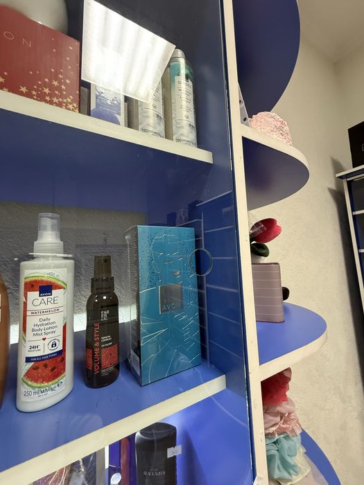 Продам витрины.