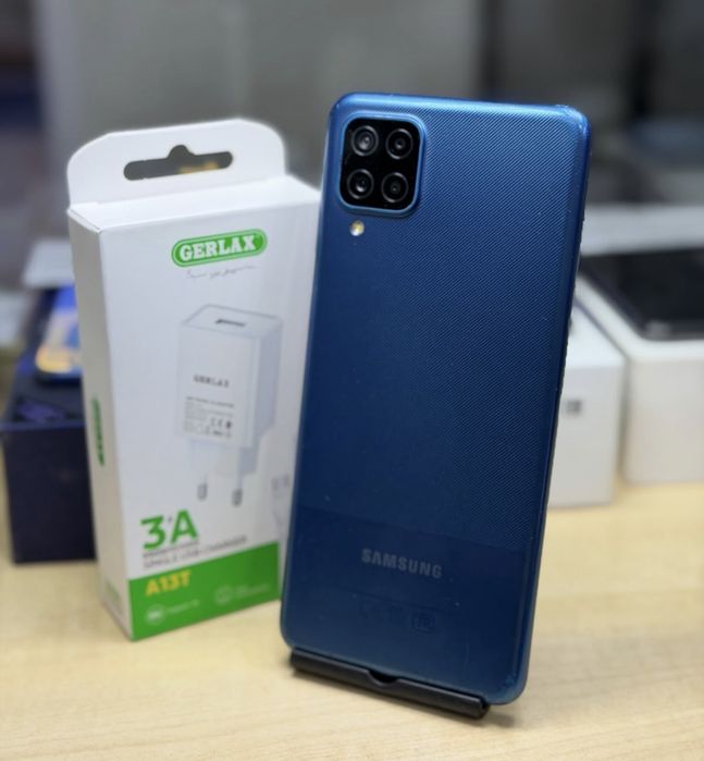 Смартфон Samsung Galaxy A12-32 gb.
