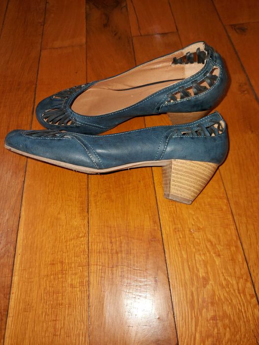 Vand incaltaminte comoda,de calitate