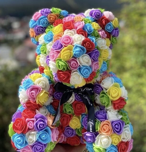 Ursulet cadou ideal figurina din trandafiri de spuma de 40 cm in cutie