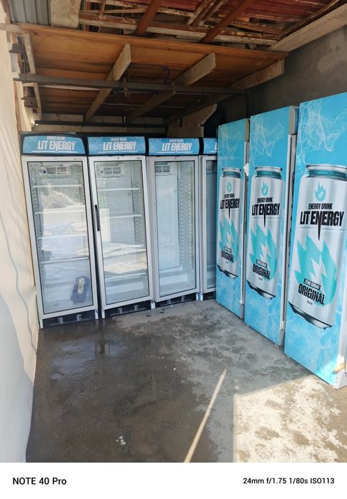 Витрина холодильник