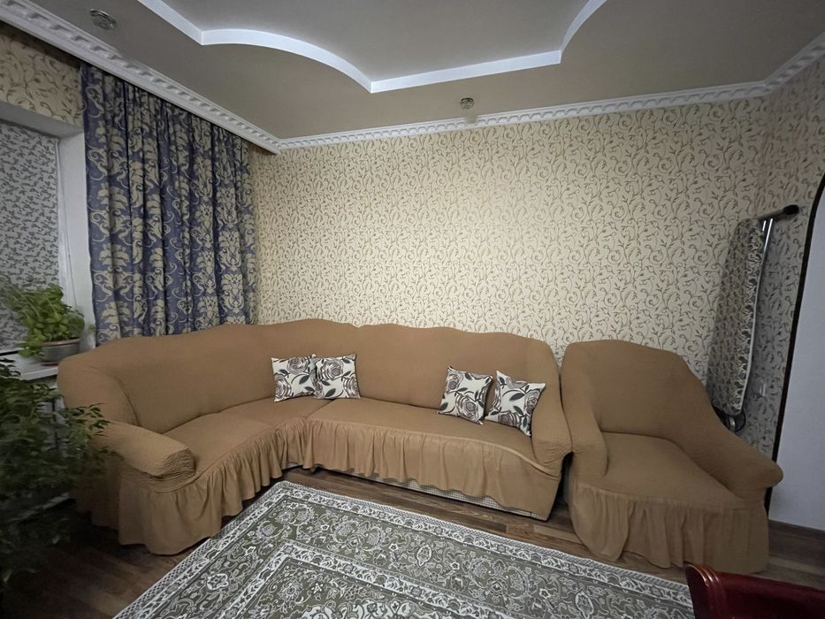 Продается диван в хорошем состоянии