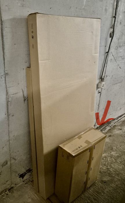 Продавам чисто нов въртящ се стол