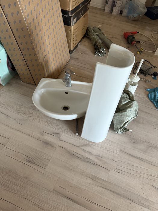 Унитаз и раковина по 2шт