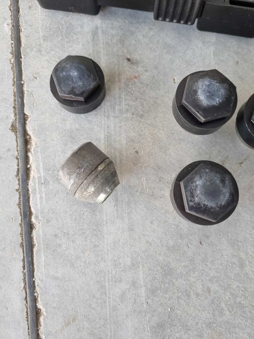 Set Antifurt Roti Original GM Astra j 2009-2015 si capace  prezoane.