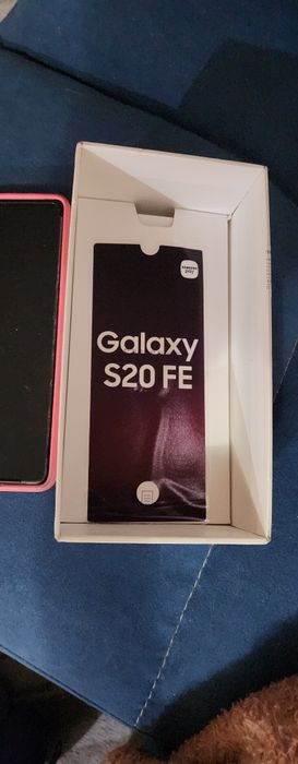 Продам телефон Galaxy s20FE