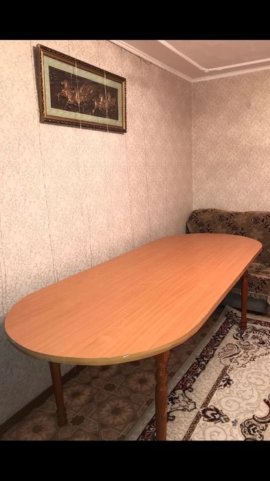 Стол большой для гостиной