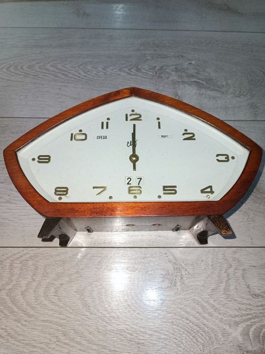 Антикварные часы