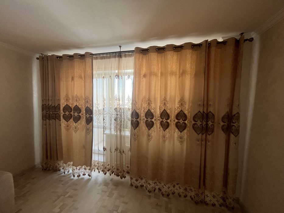 Продам шторы в хорошем состоянии