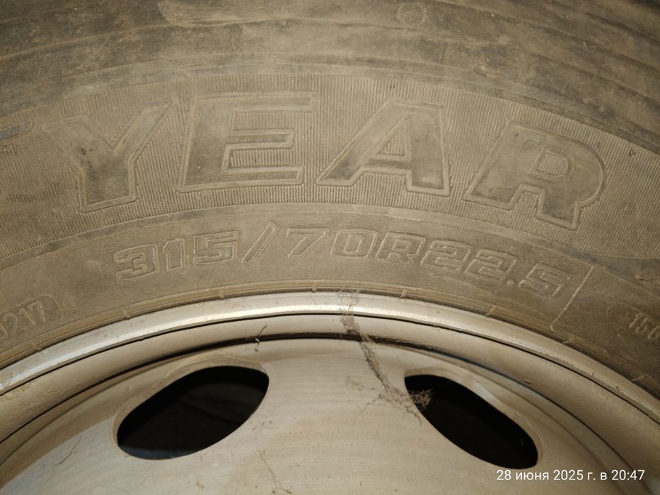 Продам шини с дисками 315/70/22.5
