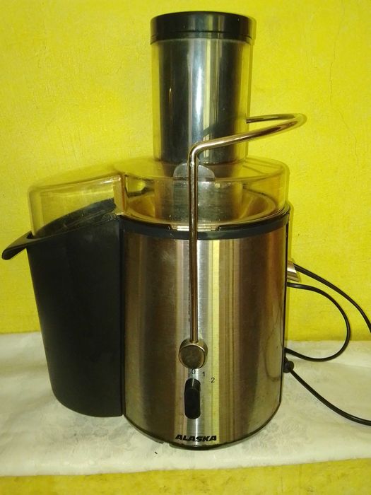 Електрическа  сокоизстисквачка за зеленчуци и плодове  - Аляска , 700W