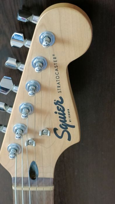 Chit.Squier by Fender
